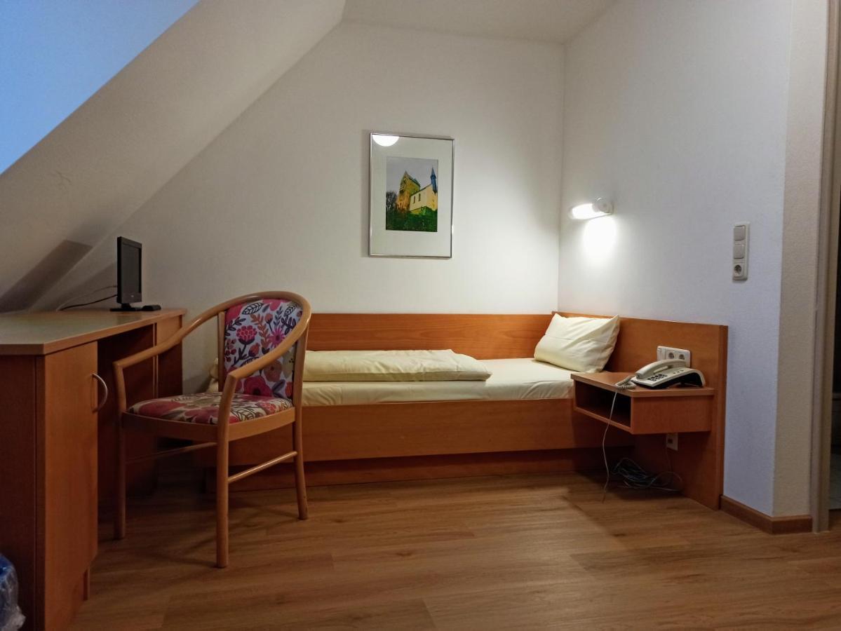 Gastehaus Deggendorf Hotel Bagian luar foto